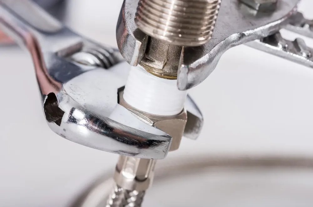 Installation de chauffe-eau au gaz
